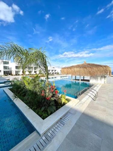 Dulkadiroglu Apartment | Sunny studio in eco-wellness resort with sea and mountain views