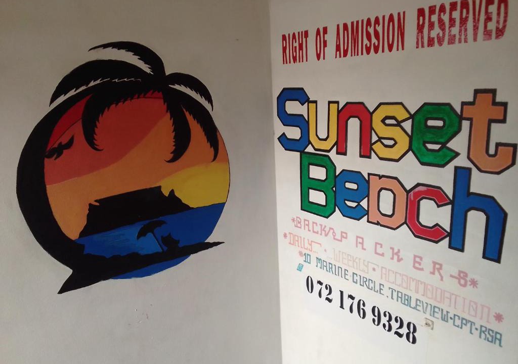 Bloubergstrand Hostel | Sunset beach backpackers