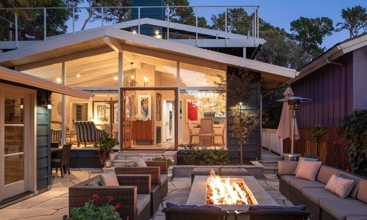 Northwest Carmel House | Super cozy home w/private courtyard, clear ocean & Point Lobos views! 4 bedrooms