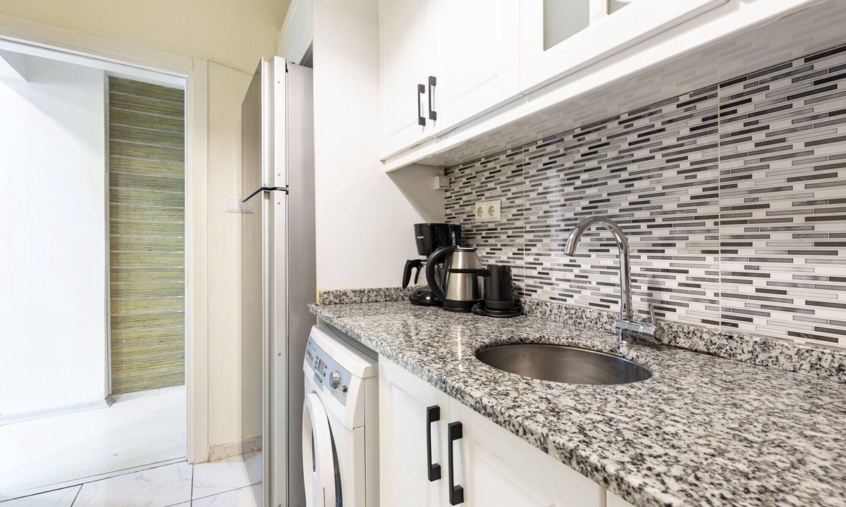 Osmanbey Apartment | Superb Flat with Central Location in Nisantasi