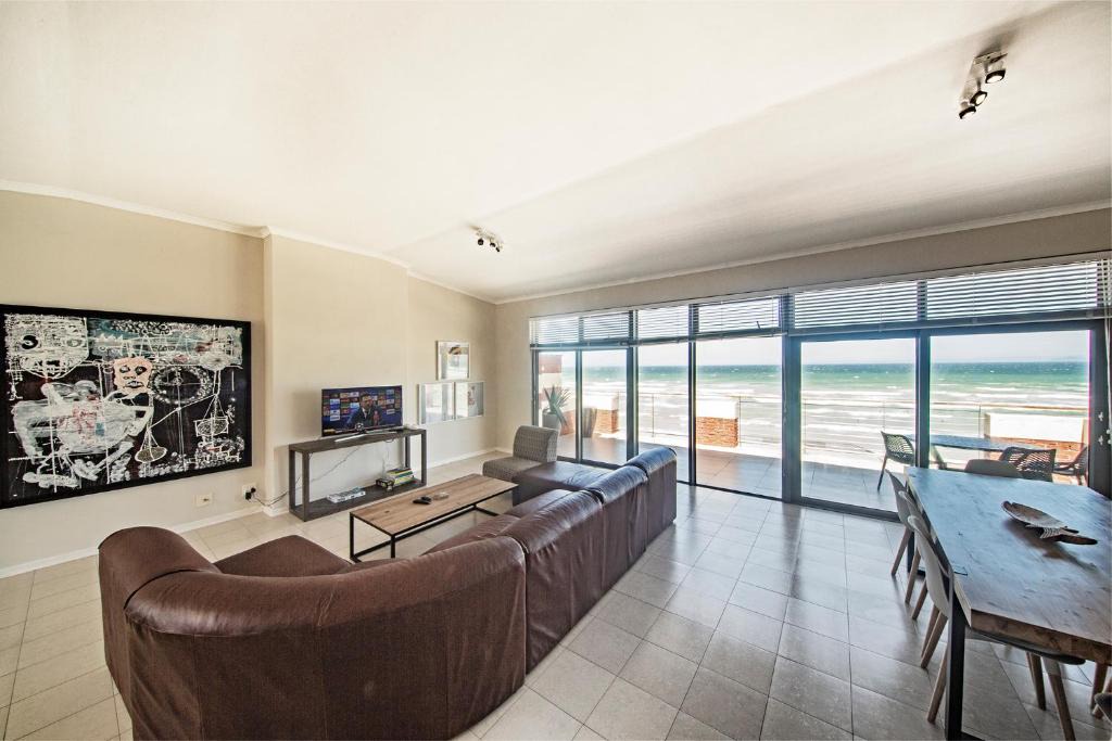 Muizenberg Apartment | Surferscorner Self Catering Apartments