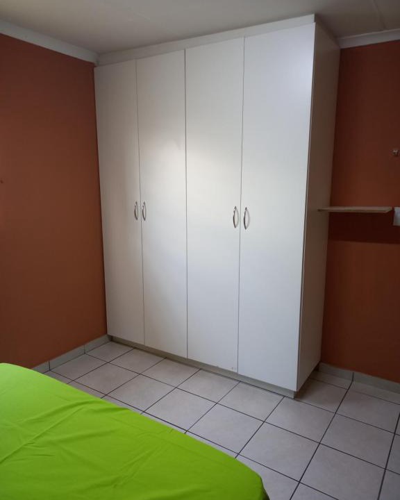 Greater Johannesburg Metropolitan Area Apartment | Sydney Z. Students Res