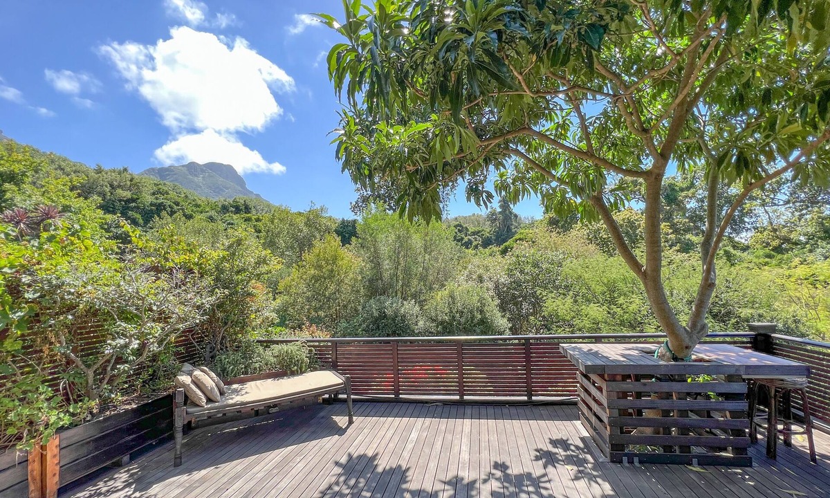 Newlands House | TABLE MOUNTAIN VILLA
