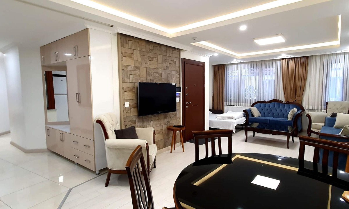 Cihangir Apartment | Taksim Cihangir Apt. Family & Friends 2BR: Sleeps 8, Central Location, Open Plan