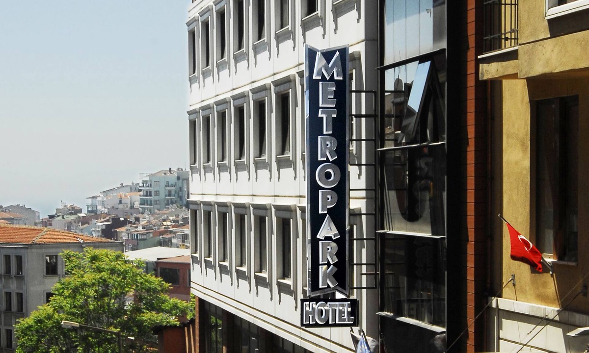 Gumussuyu Mahallesi Hotel | Taksim Metropark Hotel