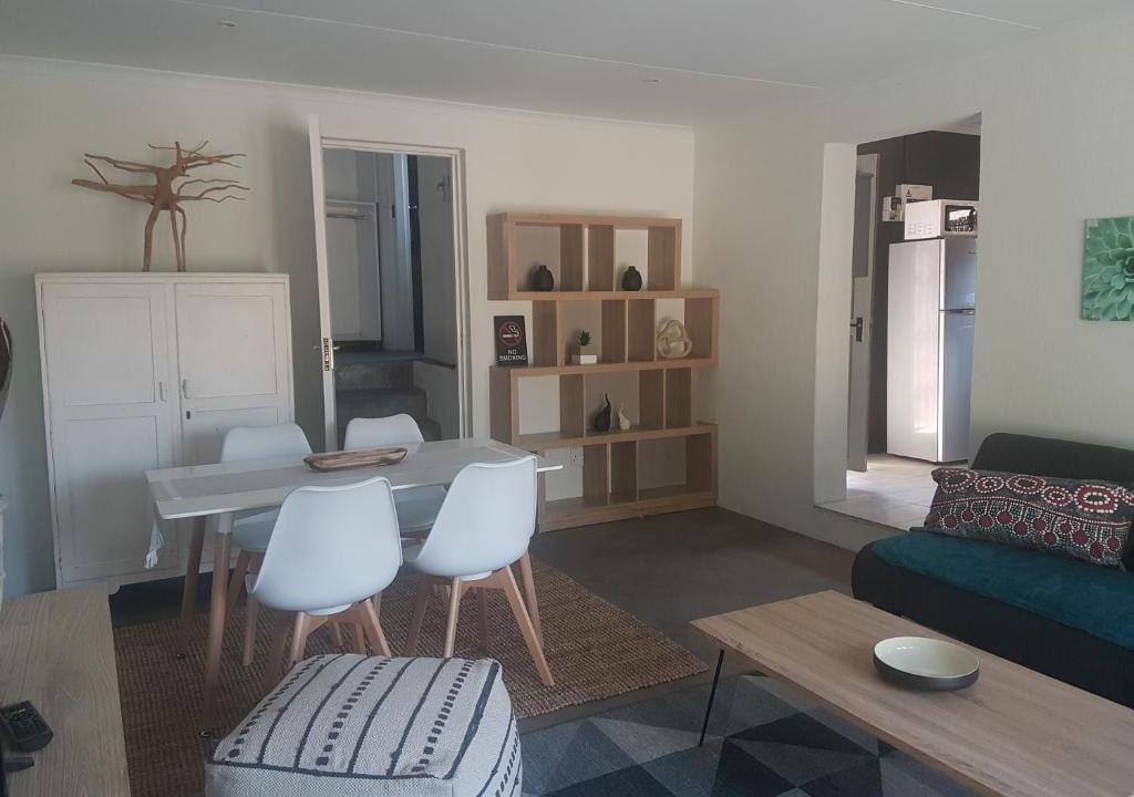 Weltevredenpark Apartment | Tangled Tree Cottage