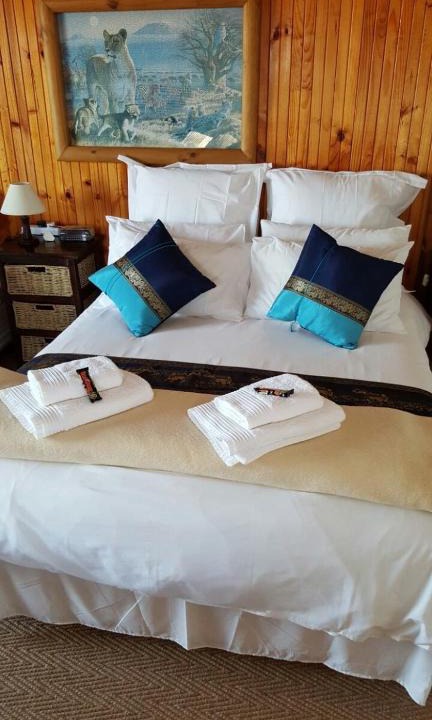 West Bank Bed & Breakfast | Tertia's Logcabin