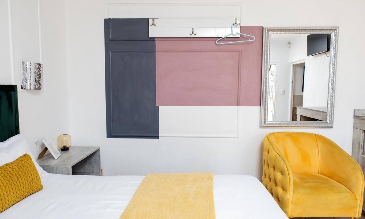 Kempton Park Cabin | Thabelo Airport Lodge