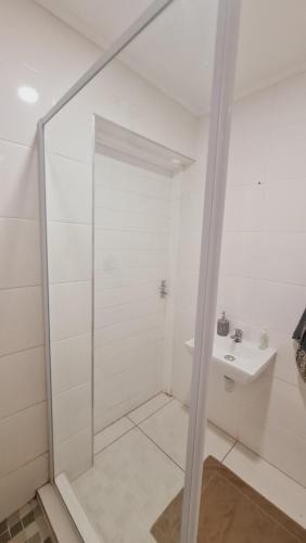 Walmer Apartment | Thandiwe At Villiers Village
