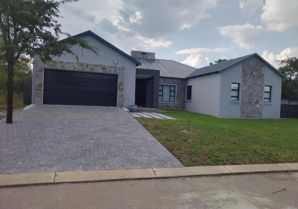 Mookgopong House | The 314 Euphoria Golf Estate