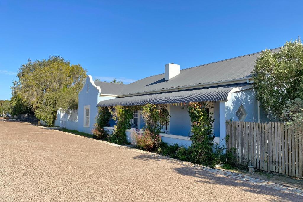 Stanford House | The Blue House