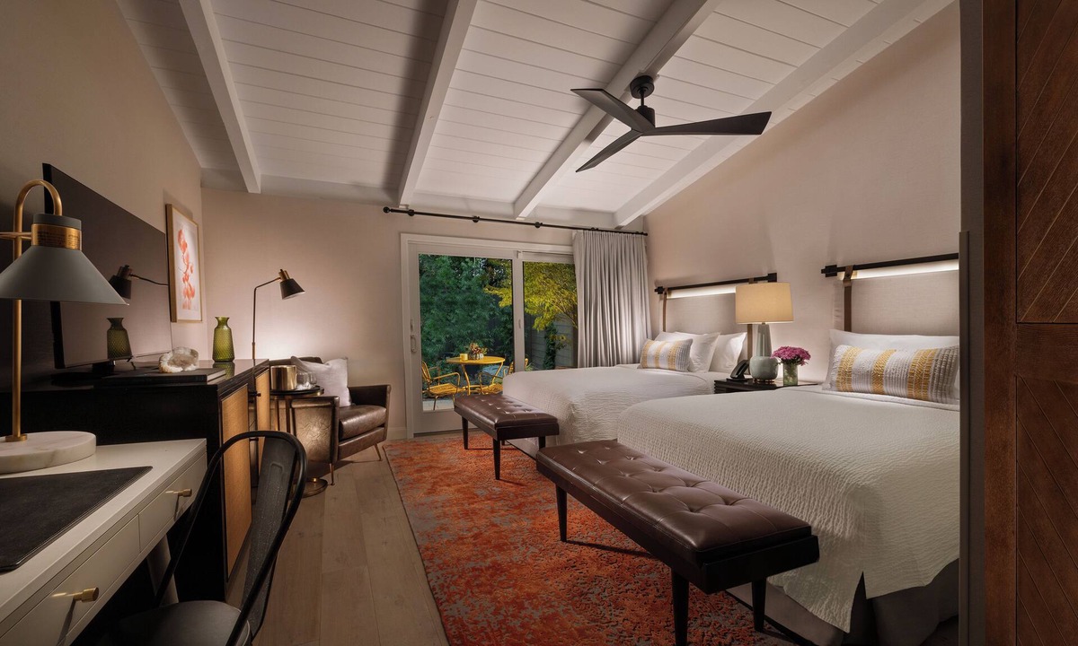 Menlo Park Hotel | The Cottages Hotel