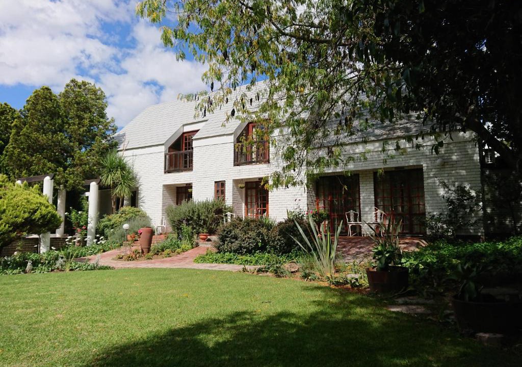 Setsoto House | The Fairway Guesthouse Senekal