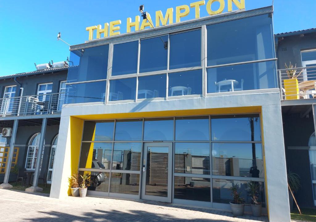 Quigney Beach Cabin | The Hampton Exclusive Guesthouse