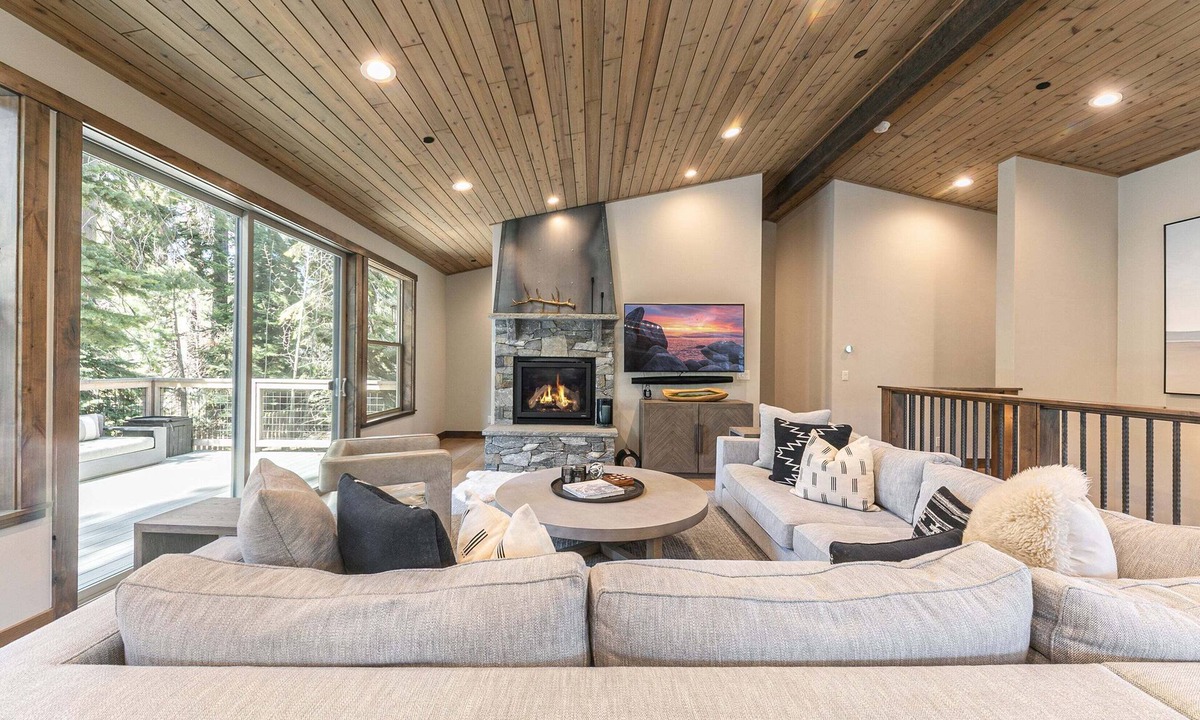 Comstock Acres House | The Lodge on The West Shore by Tahoe Getaways - Pet-Friendly 5BR w/Private Hot Tub & Enclosed Yard