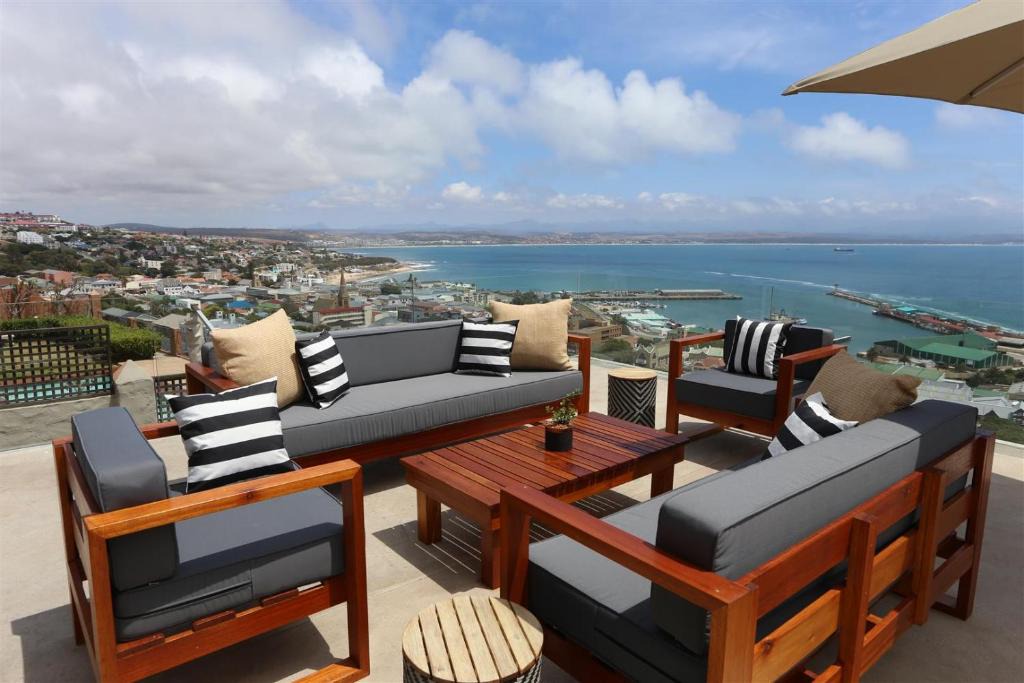 Linkside House | The Lookout Guest House