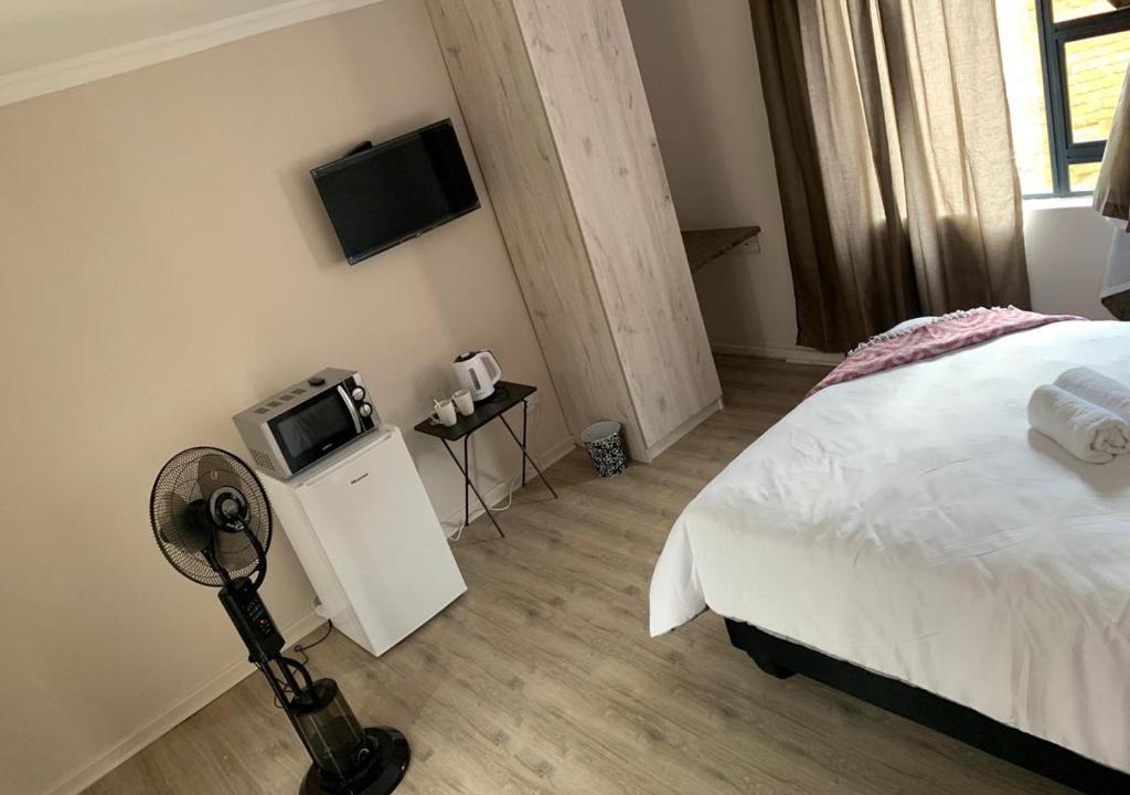 Kimberley House | THE MAGALIES