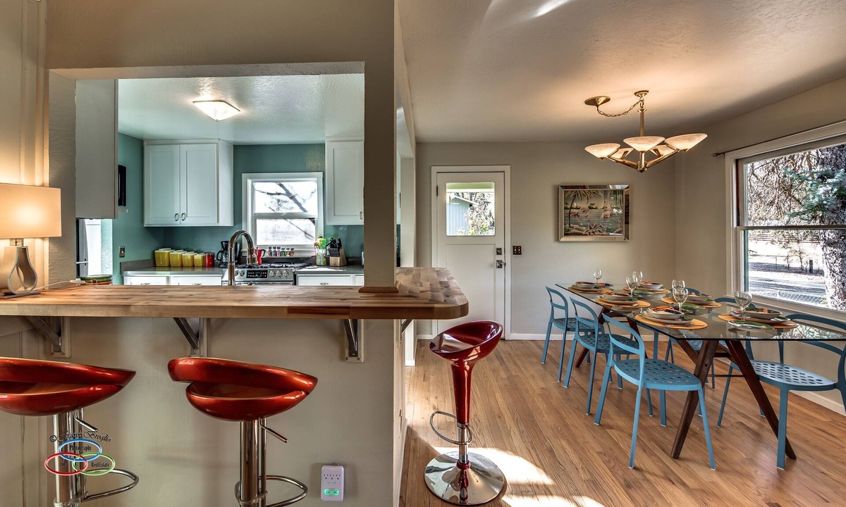 Murphys House | The Meadow - downtown Murphys