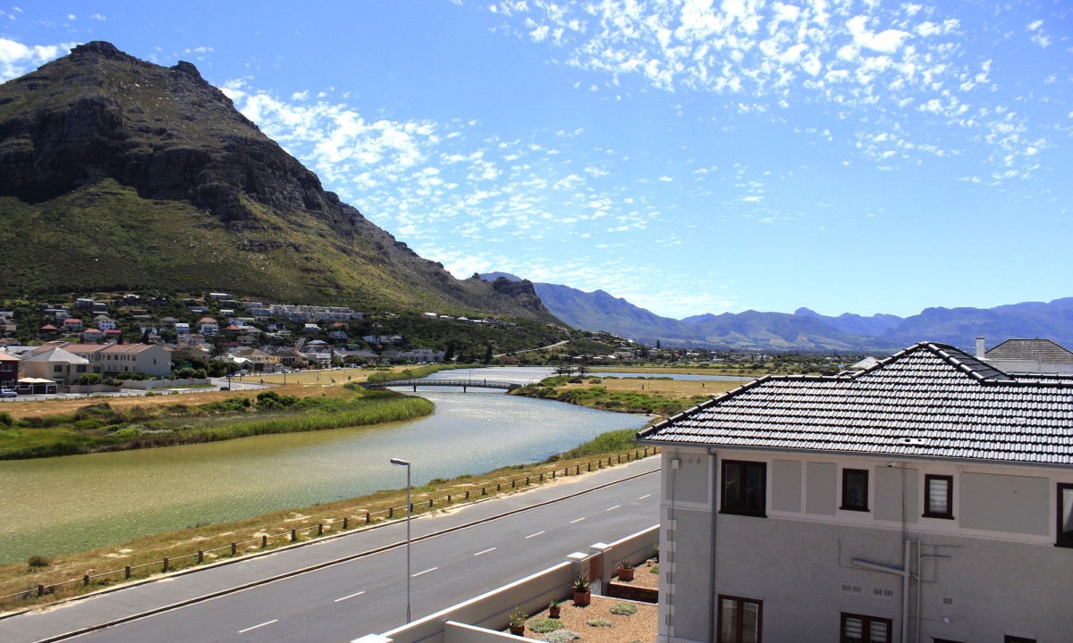 Muizenberg Hotel | The Muize
