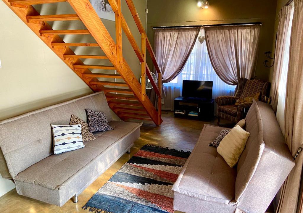 Nelspruit Apartment | The Owls Thatch Guestcottage