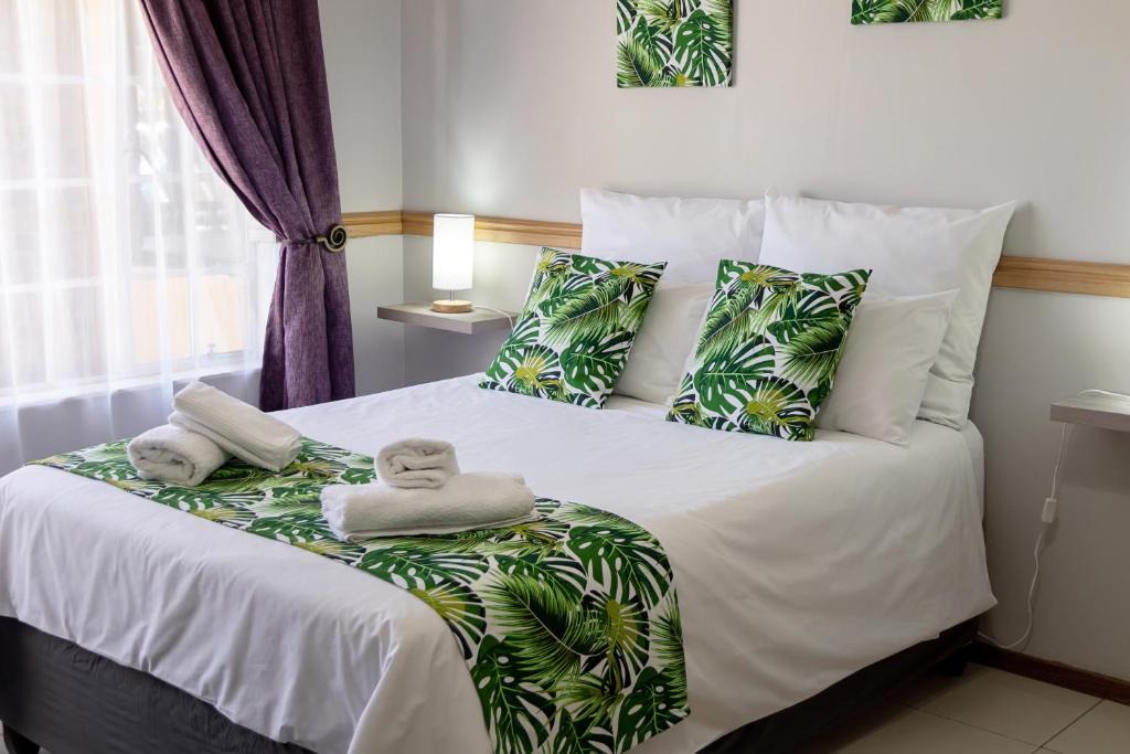 Fichardt Park House | The Palms Overnight Accommodation