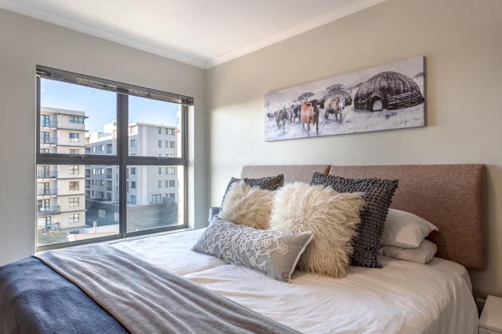 Observatory Apartment | The Paragon Urbane CENTRALLY LOCATED, MODERN COMFORTS