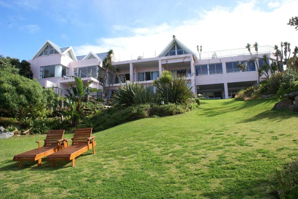 Wilderness Beach House | The Pink Lodge on The Beach