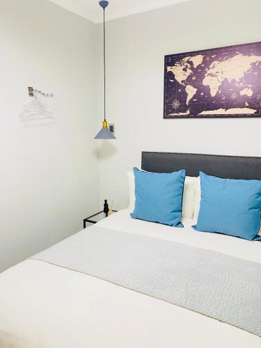 South Durban House | The Private Pelican at Room 4