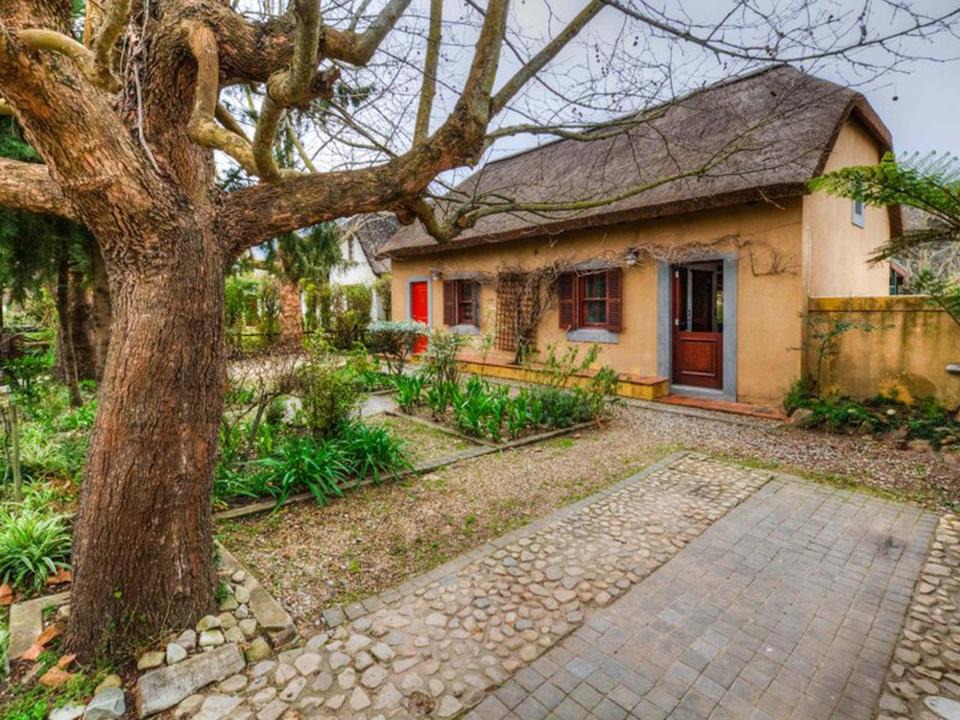 Greyton Apartment | The Red Door