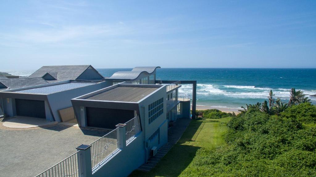 Tinley Manor House | The residence on Sea View