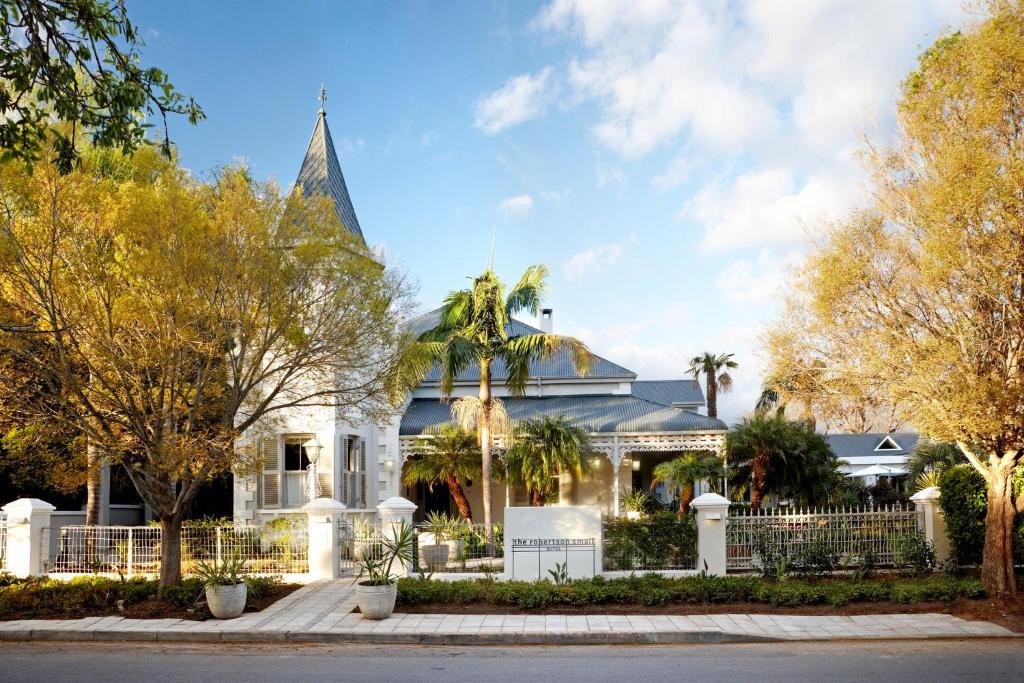 Robertson Hotel | The Robertson Small Hotel and Spa by The Living Journey Collection