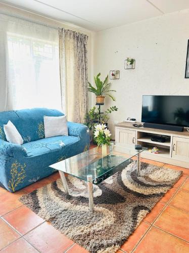 Die Hoewes Apartment | The Urban Dessert "Comfort and Convenience Merged"