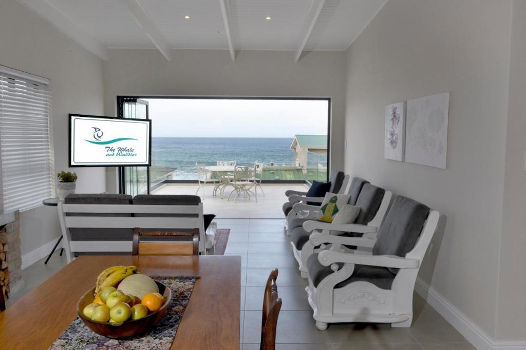 Kleinmond Apartment | The Whale and Waddler - Unit with a view