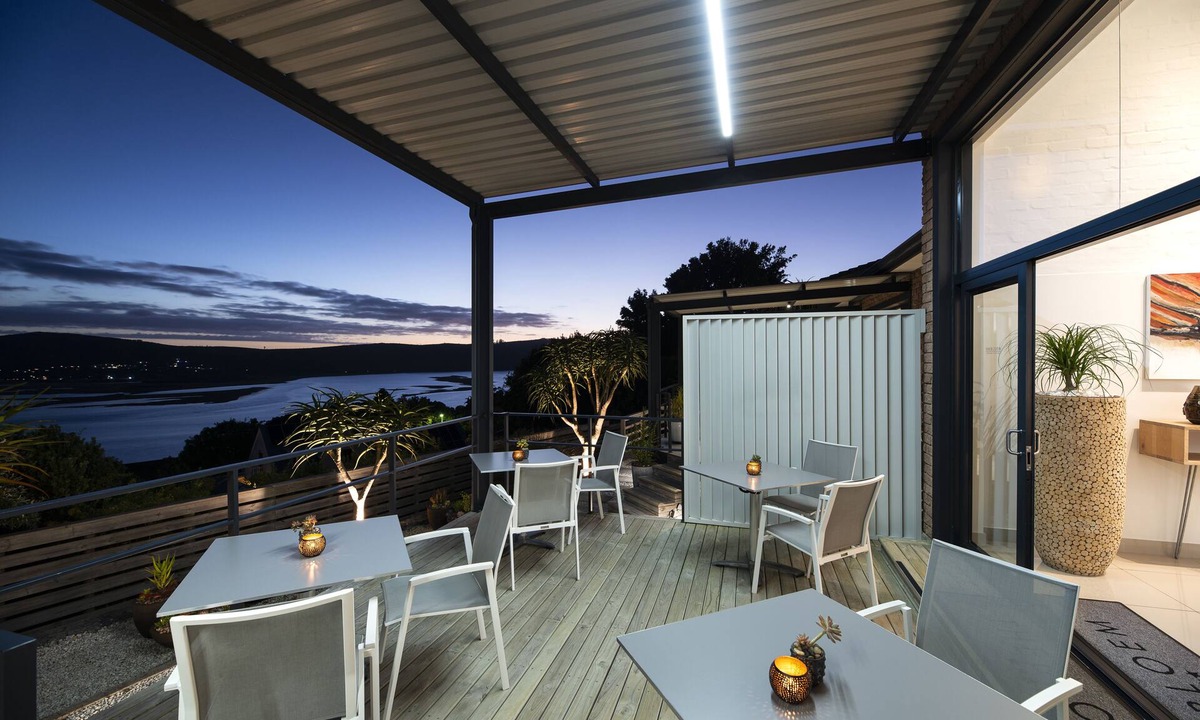 Paradise Hotel | THEBLOEM