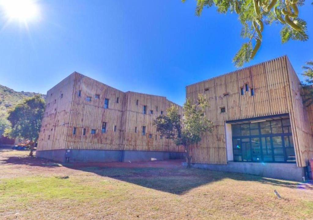 Bela-Bela Hostel | Thuto Centre Conferencing & Bush Lodge