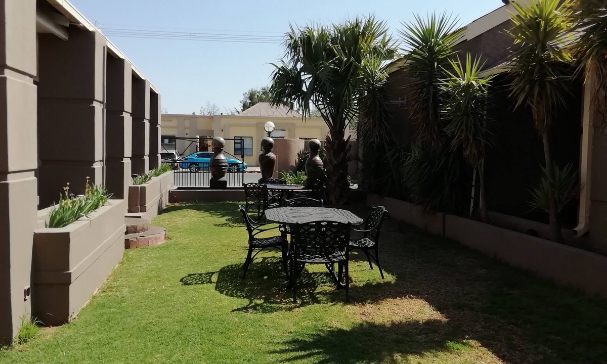 Vryburg Bed & Breakfast | Times Premier Lodge