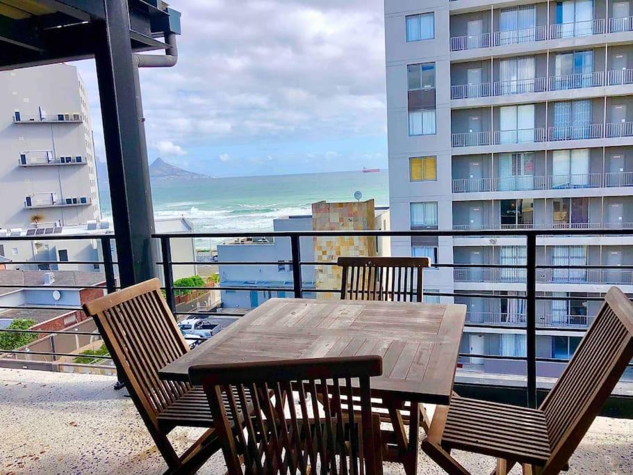 West Beach Apartment | Top floor apartment by the beach