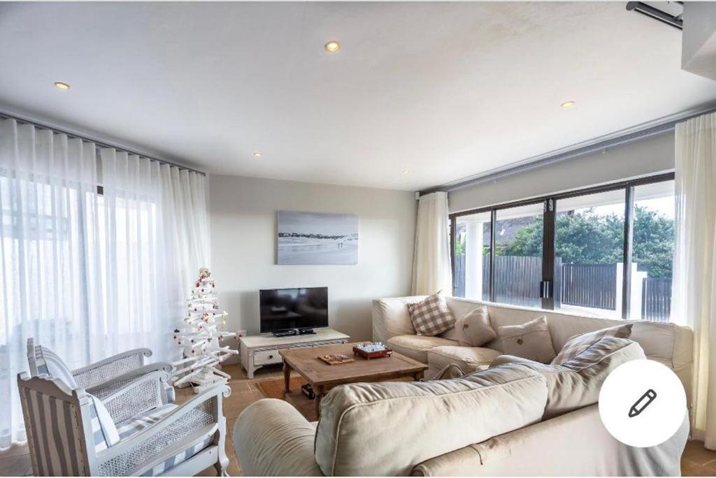 Saint Francis Bay House | Tradewinds