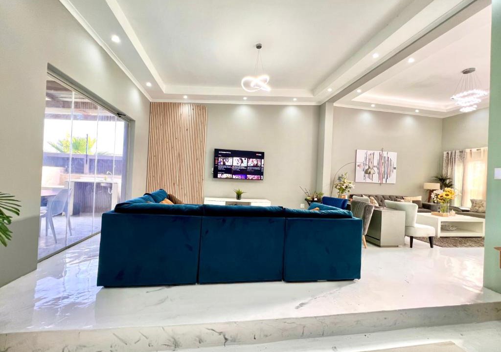 Cape Town House | Trendy spacious modern house within 2km away from Canal Walk Century Cty