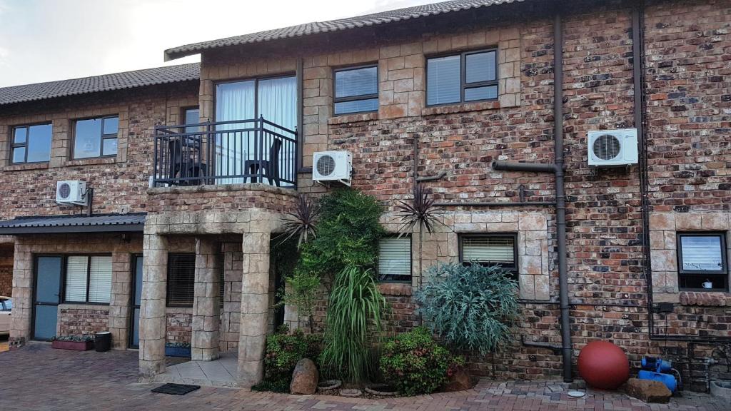 Langenhoven Park Bed & Breakfast | Tsessebe Guesthouse