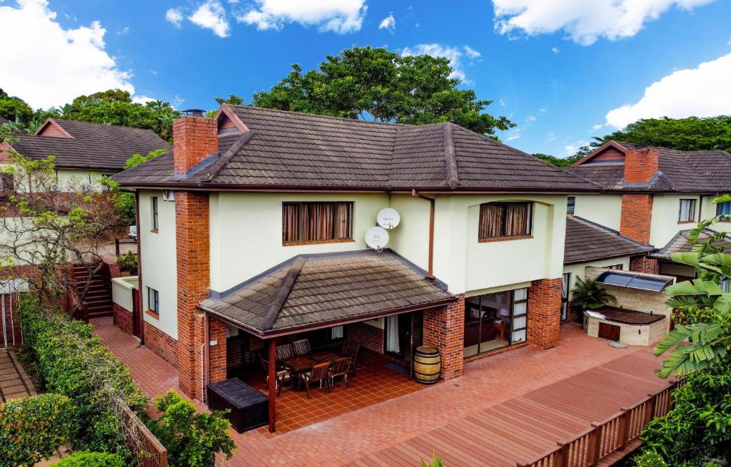 Pennington House | Turnberry House T16 - Selborne Golf Estate