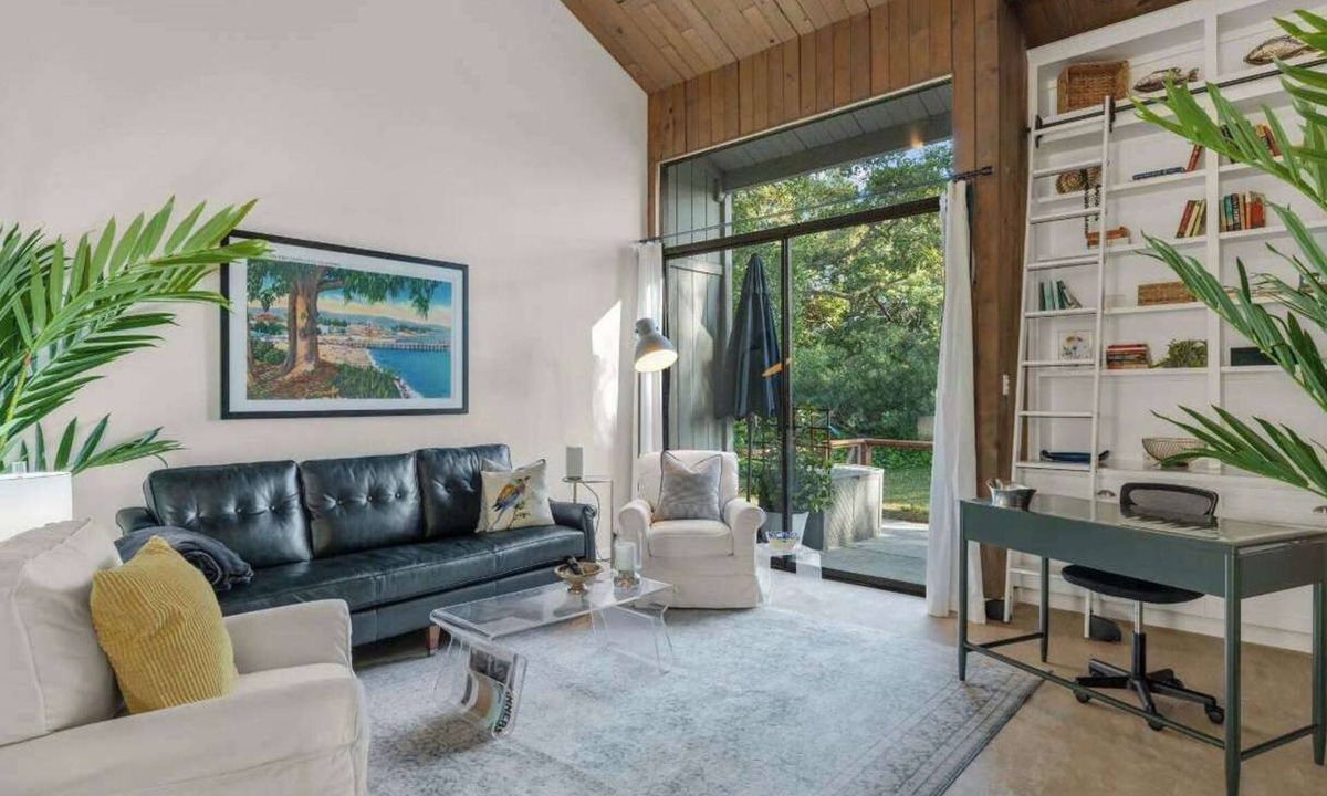 Eastside Santa Cruz Condo | Twin Lakes Coastal Retreat