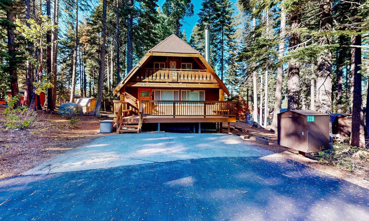 Comstock Acres Cabin | Two-story cabin with a wood fireplace, washer&dryer, & decks