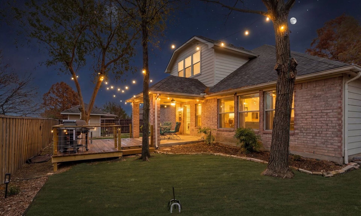 Allen House | Ultimate Family Getaway! Lux 4BR Home in Allen + EPIC GAME ROOM + Deck & Grill