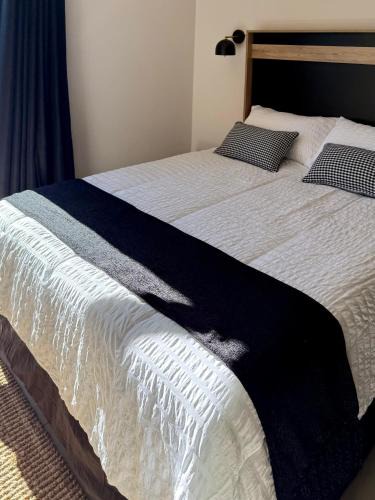 Umhlanga Apartment | uMhlanga Home with FREE WiFi, Pool, Gym at Urban Park