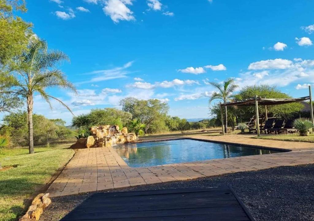 Madibeng Cabin | Unathi Game Lodge