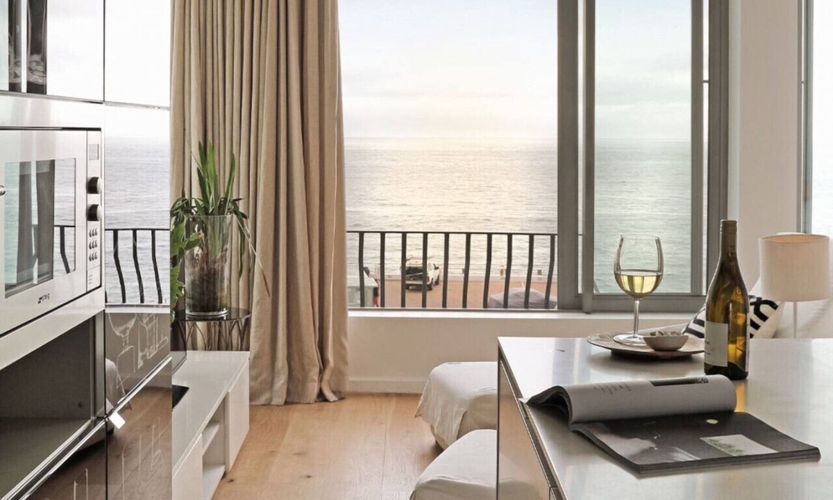 Clifton Apartment | Unique Studio Apartment - Number 4704