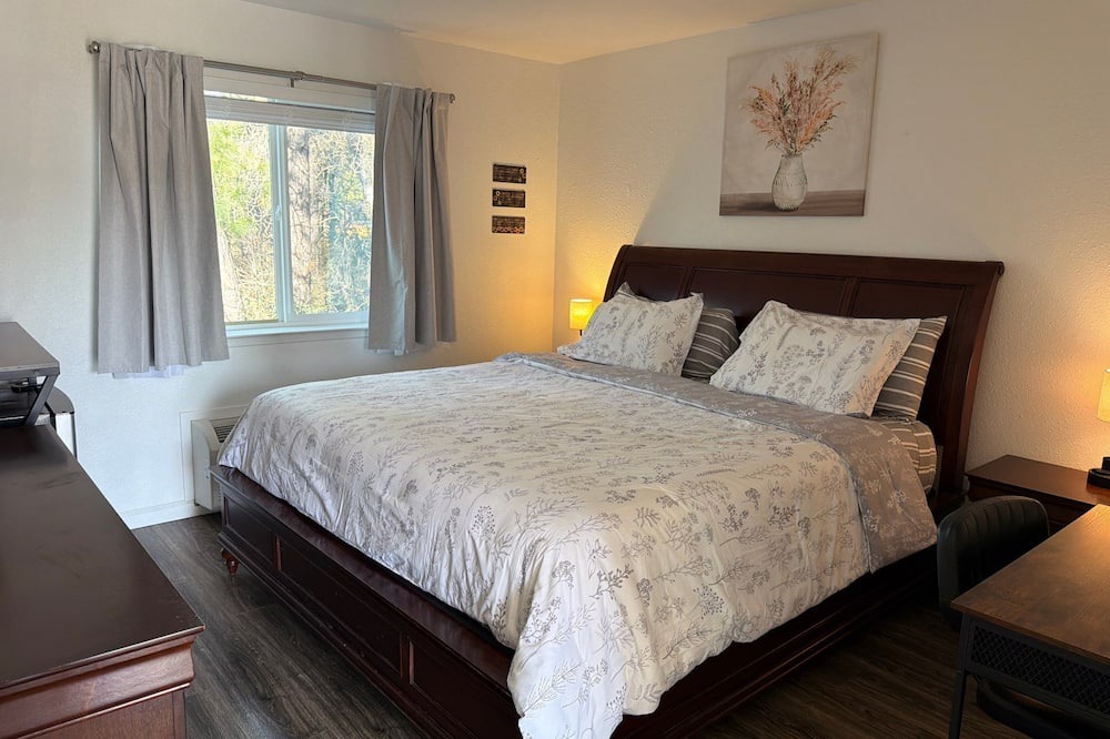 Brownsville Hotel | Unit 14 - Tranquil 1-bedroom hotel with AC in charming Challenge-Brownsville