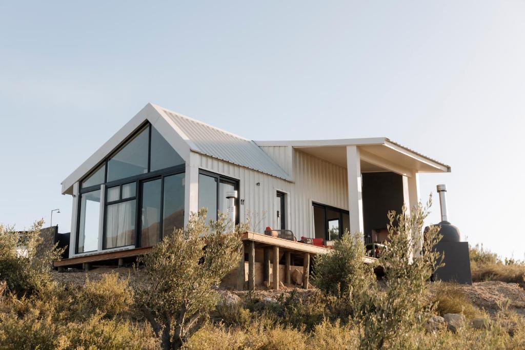 Paarl Villa | untether on Olive View