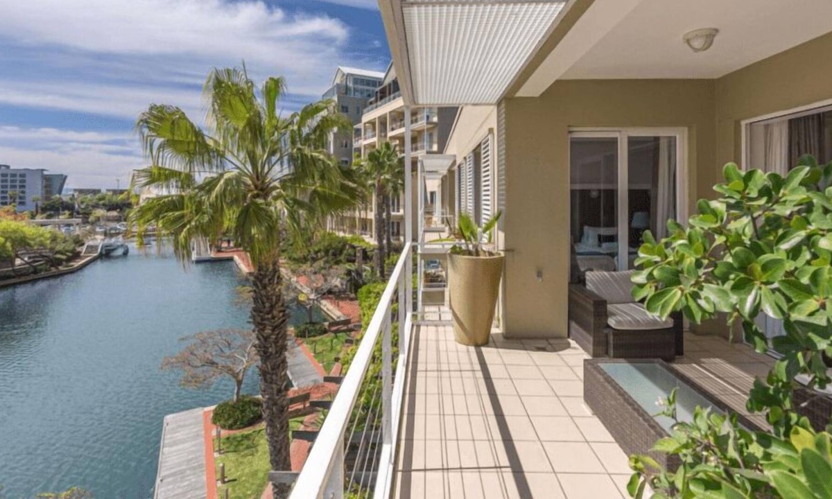 Victoria and Alfred Waterfront Apartment | Upmarket Waterfront Two Bedroom